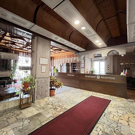 Park Hotel Ivailo เวลีคอเทอร์โนโว ภายนอก รูปภาพ