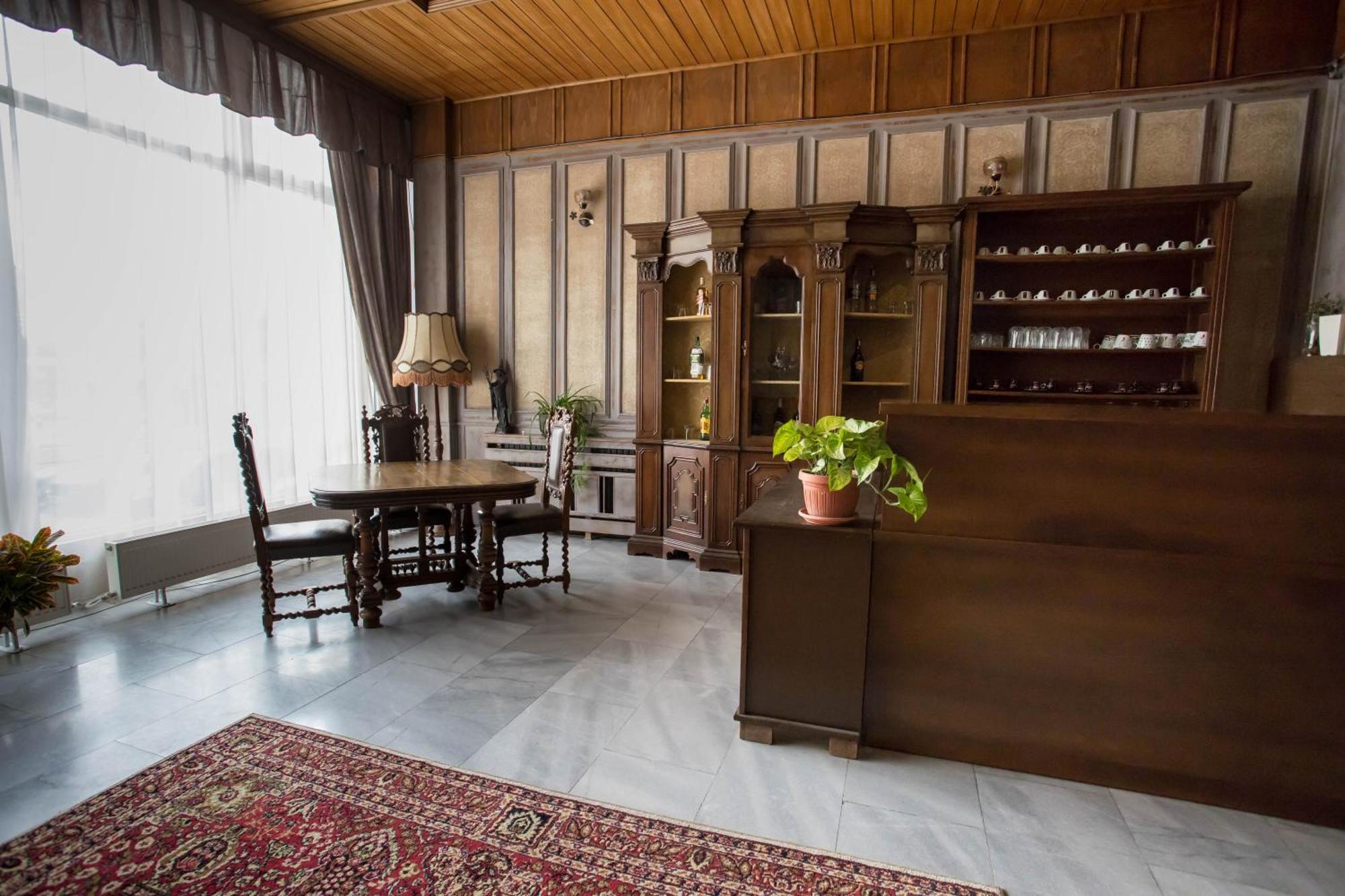 Park Hotel Ivailo เวลีคอเทอร์โนโว ภายนอก รูปภาพ